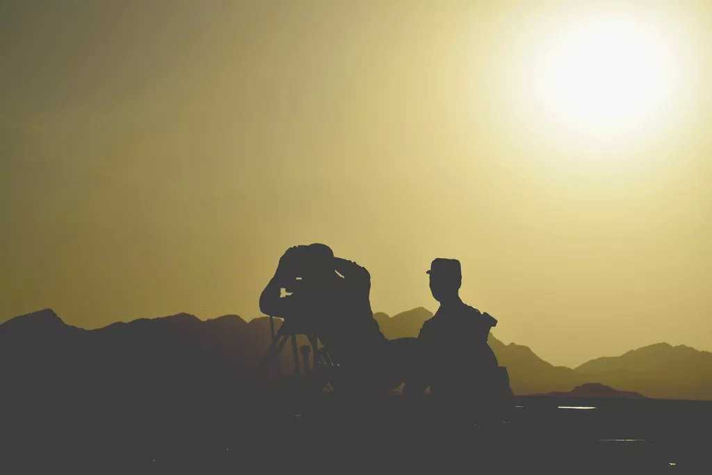 【夜读 · 散文】轮战十五个日夜