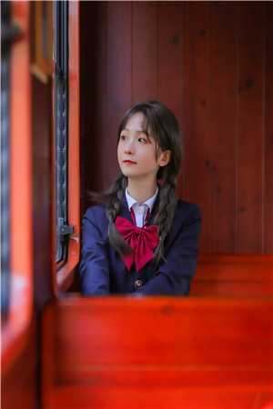 华莹惊声开口