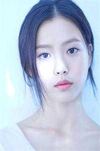 末世后女配她成了隐藏大佬小说