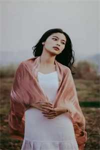 穿越兽世，她搞基建宠兽夫养蛇崽